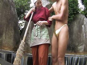 地方の熟女は欲求不満！全国おばさんナンパ4時間　サンプル画像06